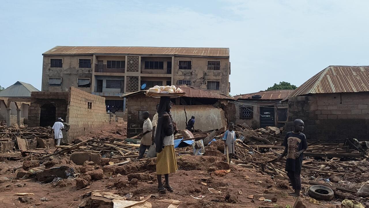 Nigeria flood victims mourn missing bodies as death toll stagnates
