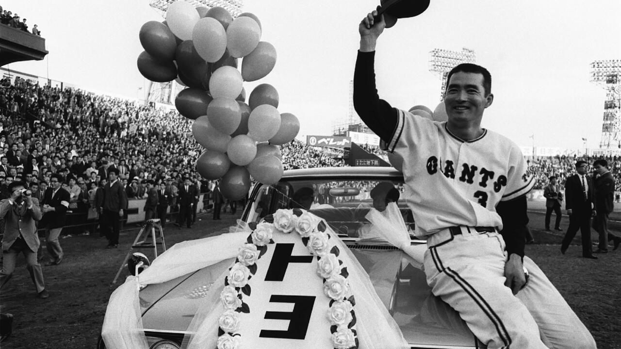 Ohtani leads tributes as Japan's 'Mr. Pro Baseball' dies at 89